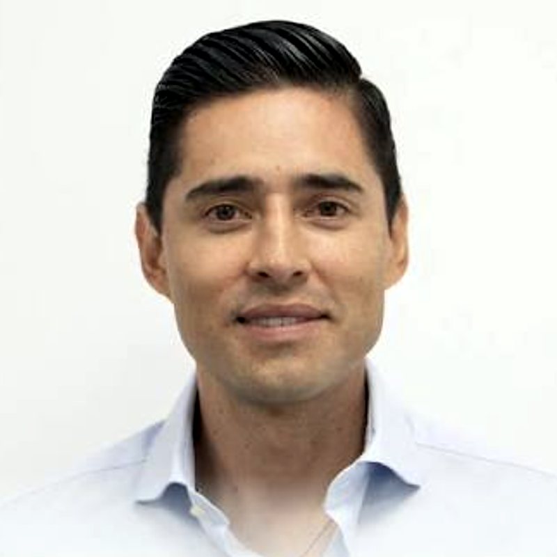 Camilo Esquivel, fundador de Clínicas Esquivel